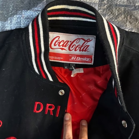 Coca Cola Black and Red Bomber Jacket - Picture 4 of 6